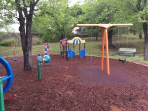 ブリスベン　Taringa Playground 公園の遊具