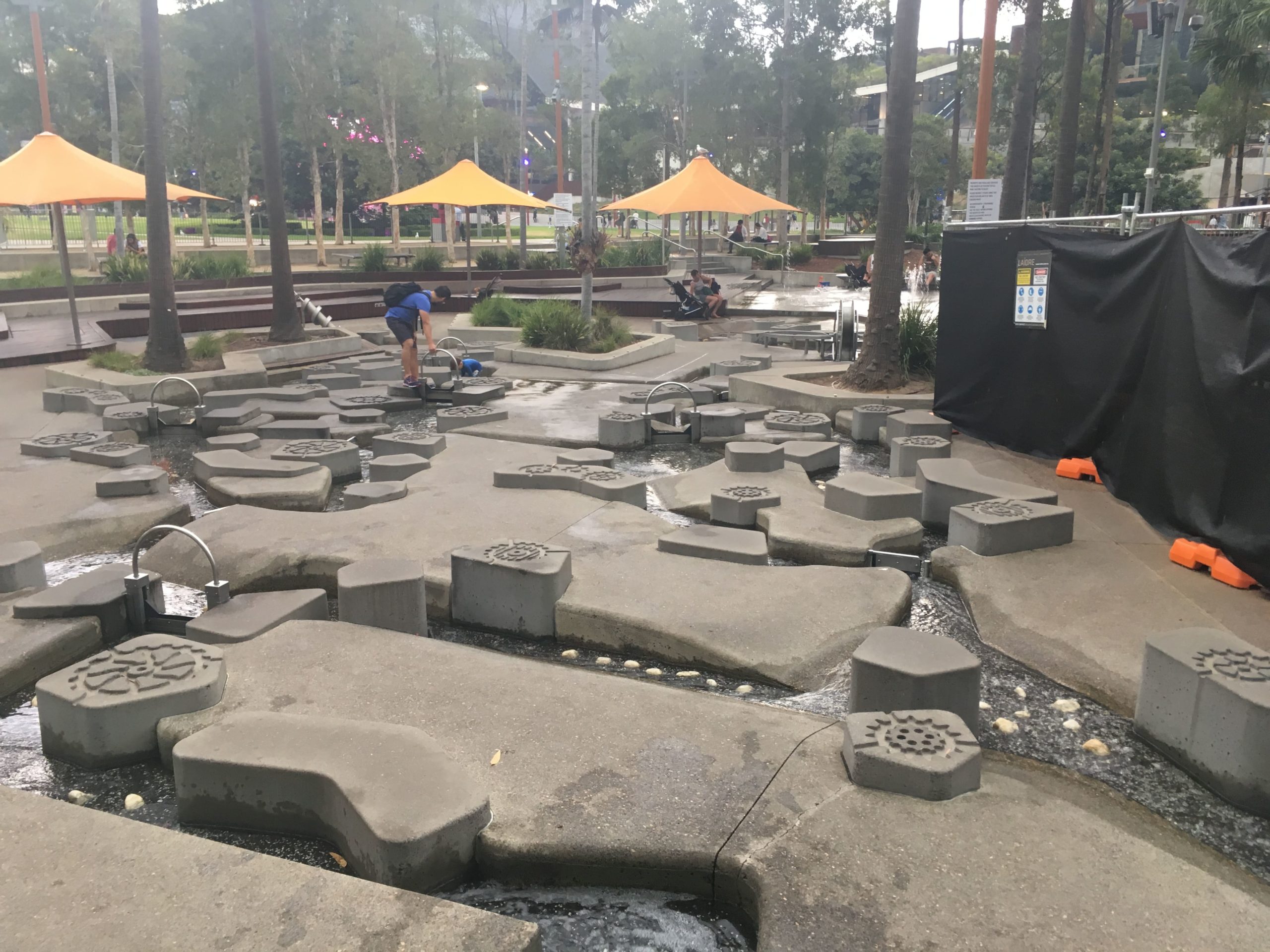 シドニーのTumbalong Parkの水遊び場遊具