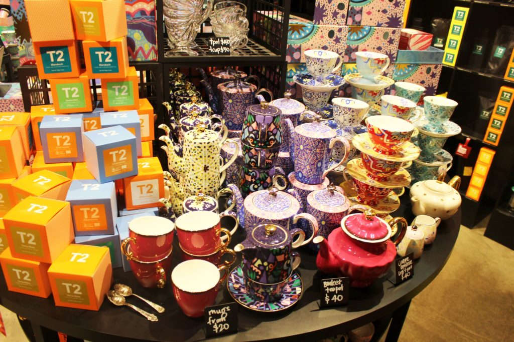 T2の人気の紅茶とおすすめのお土産商品、各都市の店舗について